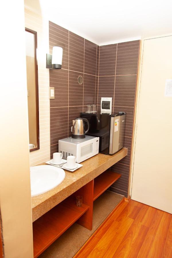 Holiday Suites Tacna Exterior foto